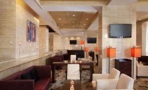 Holiday Inn Central Plaza